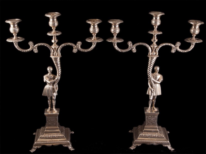 IMPONENTE PAR DE CANDELABROS DE TRÊS LUMES