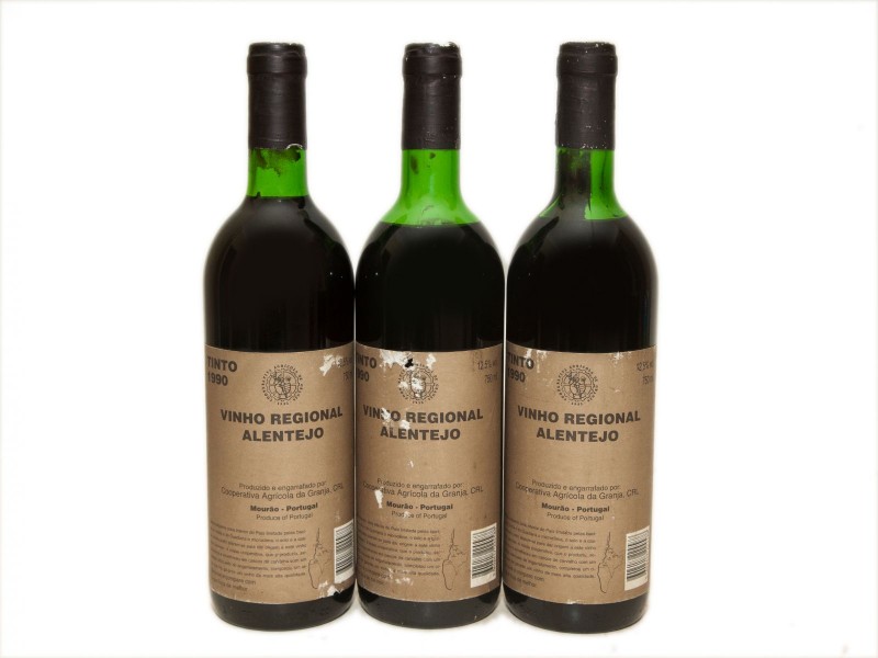 TRÊS GARRAFAS DE VINHO TINTO REGIONAL ALENTEJANO