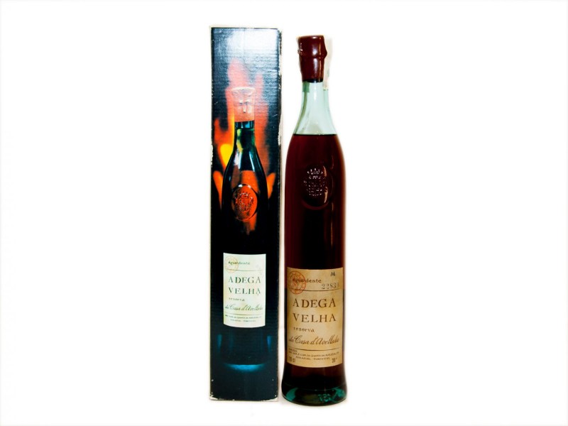 GARRAFA DE AGUARDENTE VELHA