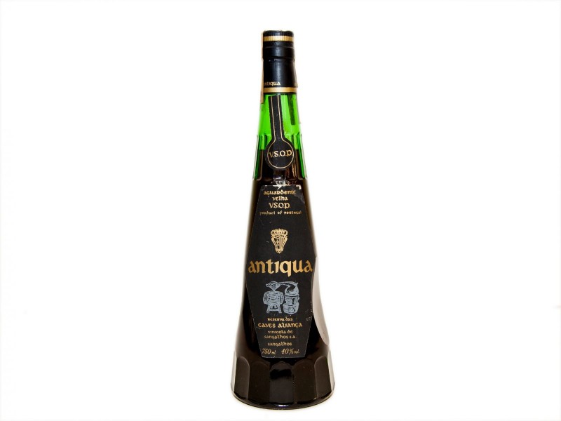 GARRAFA DE AGUARDENTE VELHA