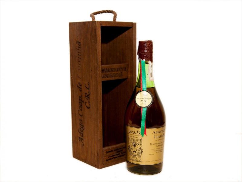 GARRAFA DE AGUARDENTE VELHA