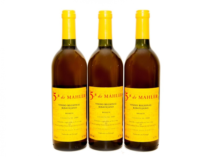 TRÊS GARRAFAS DE VINHO BRANCO DO RIBATEJO