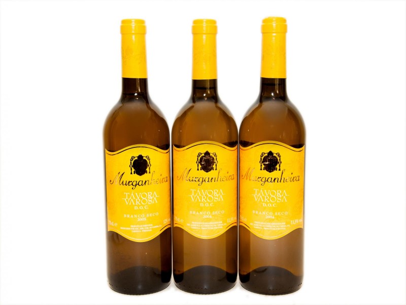 TRÊS GARRAFAS DE VINHO BRANCO DE MESA DE TÁVORA-VAROSA