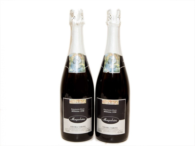 DUAS GARRAFAS DE VINHO ESPUMANTE