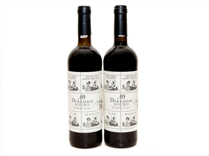 DUAS GARRAFAS DE VINHO TINTO DE MESA DO DOURO