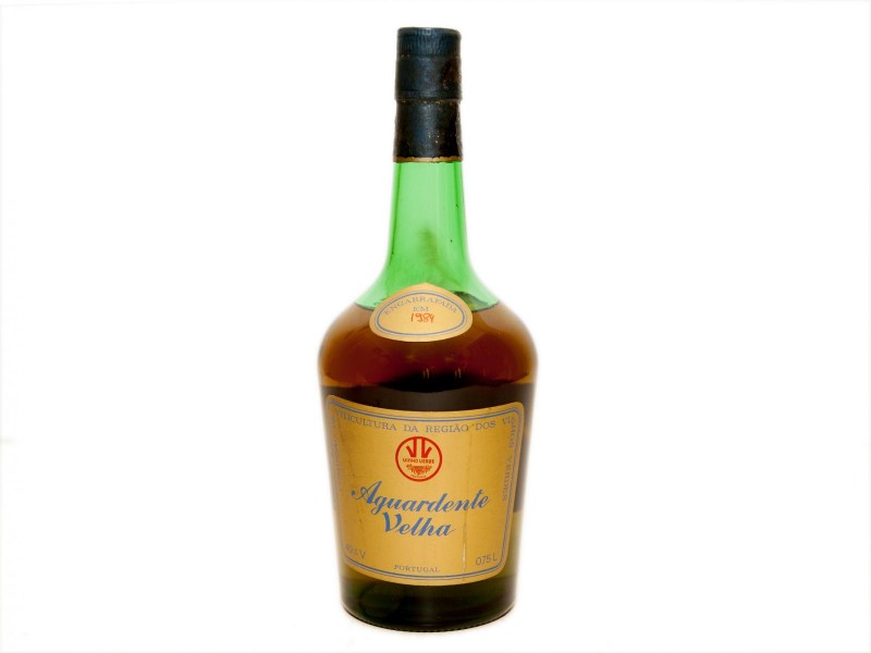 GARRAFA DE AGUARDENTE VELHA