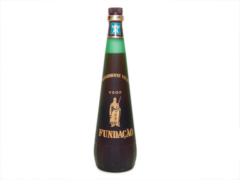 GARRAFA DE AGUARDENTE VELHA
