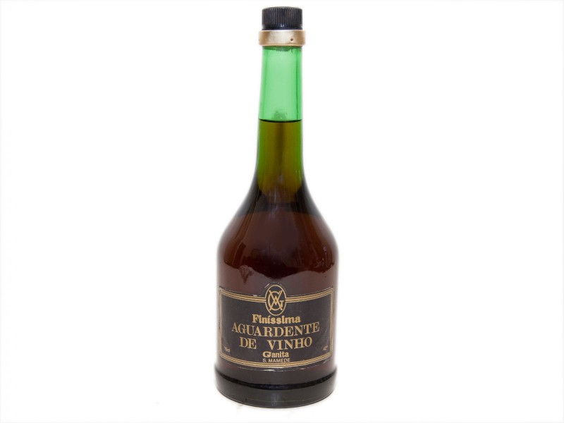 GARRAFA DE AGUARDENTE VELHA