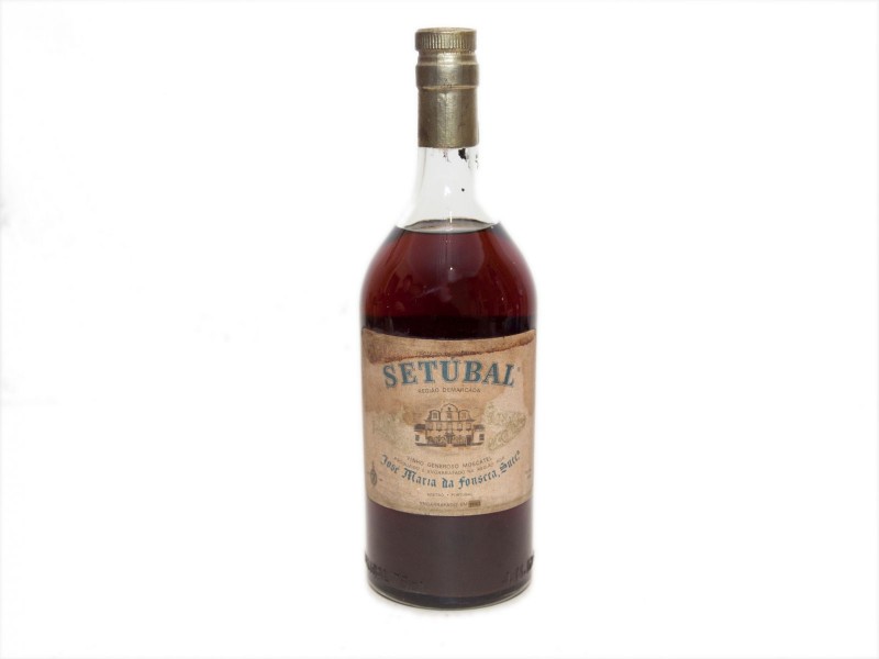 GARRAFA DE VINHO MOSCATEL DE SETÚBAL
