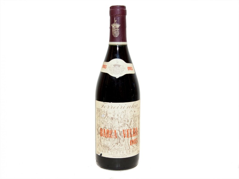 INVULGAR GARRAFA DE VINHO TINTO DE MESA DO DOURO