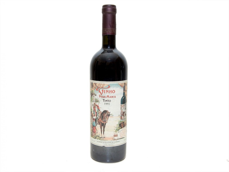 INVULGAR GARRAFA DE VINHO TINTO DE MESA DO ALENTEJO