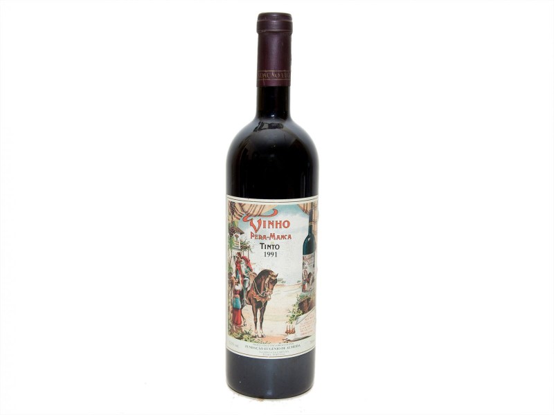 INVULGAR GARRAFA DE VINHO TINTO DE MESA DO ALENTEJO