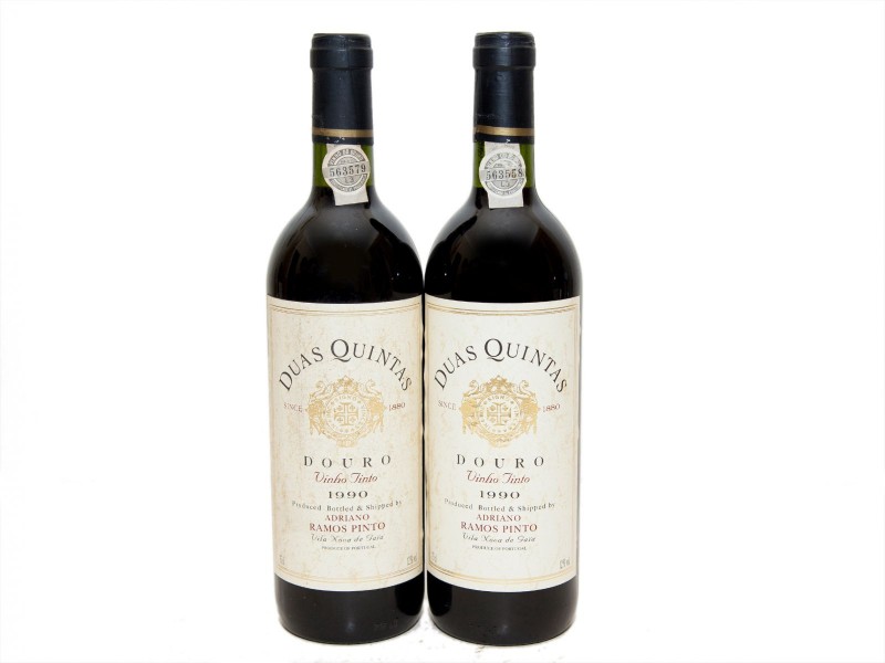 DUAS GARRAFAS DE VINHO TINTO DE MESA DO DOURO