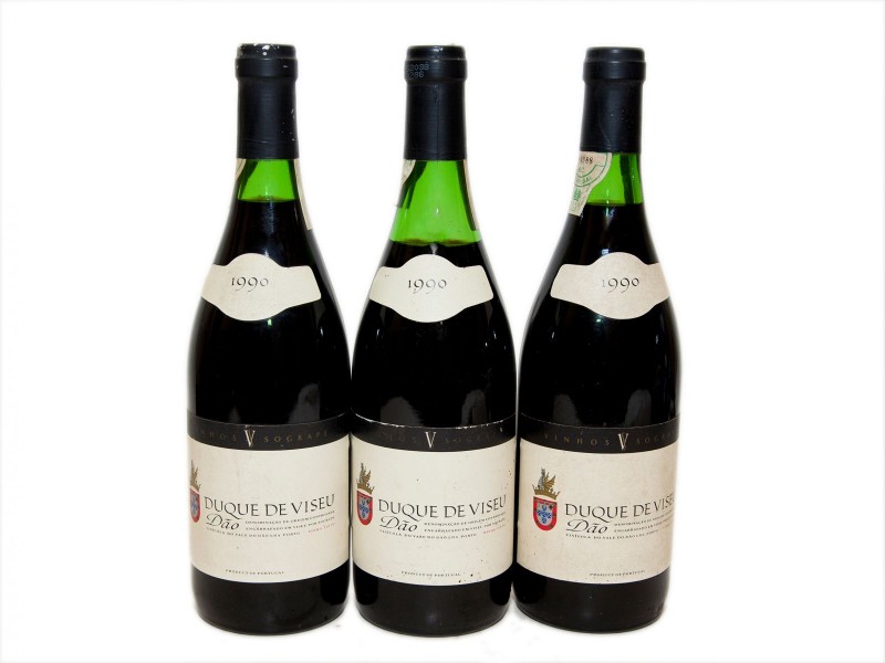 TRÊS GARRAFAS DE VINHO TINTO DE MESA DO DÃO