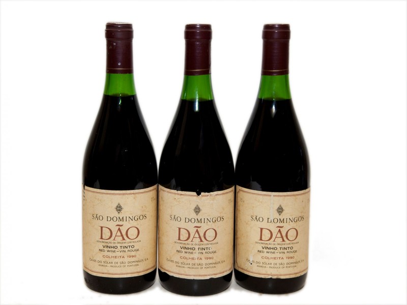 TRÊS GARRAFAS DE VINHO TINTO DE MESA DO DÃO