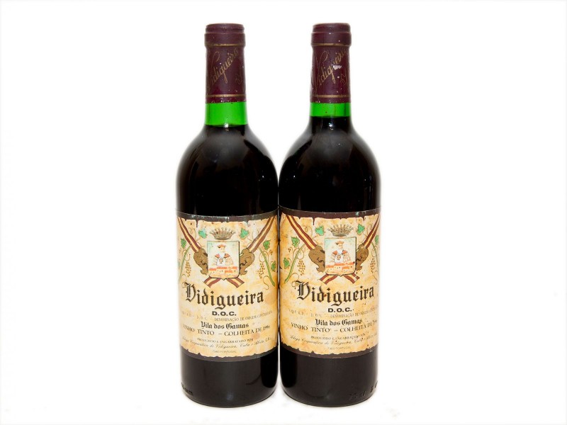 DUAS GARRAFAS DE VINHO TINTO DE MESA DO ALENTEJO