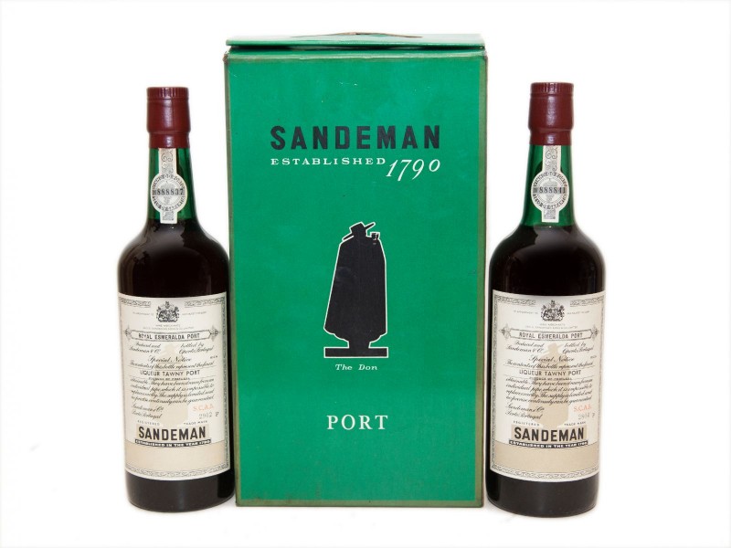 DUAS GARRAFAS DE VINHO DO PORTO