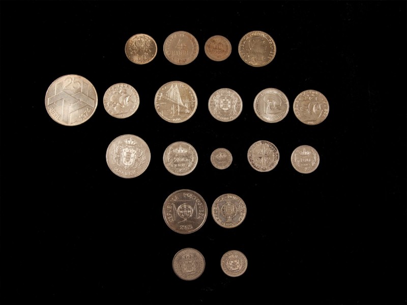 COLEÇÃO DE MOEDAS DA MONARQUIA // REPÚBLICA PORTUGUESA E ULTRAMAR