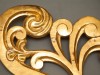 ORNAMENTO DE SUSPENSÃO EM TALHA DOURADA