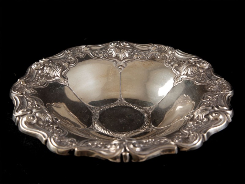 TAÇA FRUTEIRA DE BORDO RECORTADO