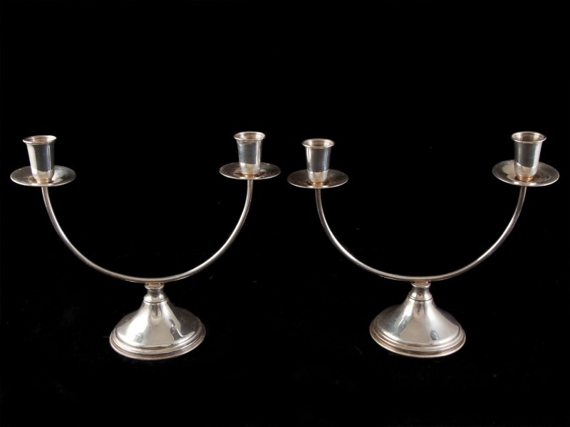PAR DE CANDELABROS DE DOIS LUMES