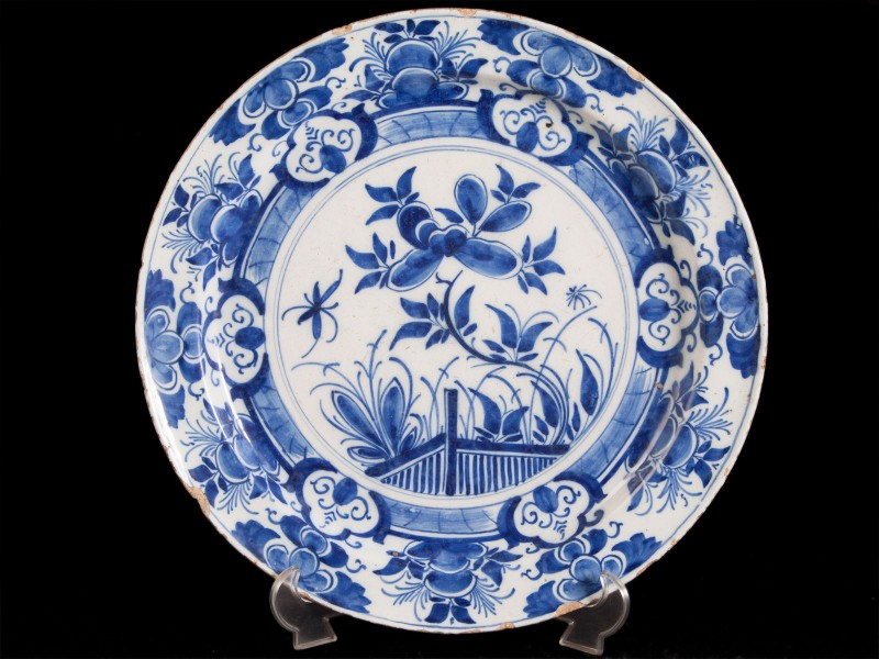 GRANDE PRATO EM FAIANÇA HOLANDESA “DELFT”