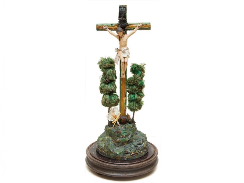 JESUS CRISTO CRUCIFICADO DENTRO DE REDOMA