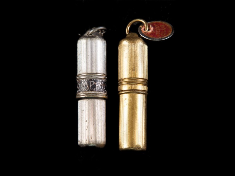 DOIS FRASCOS DE PERFUME
