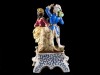 CASAL DE FIGURAS ILUSTRES EM CENAS GALANTES