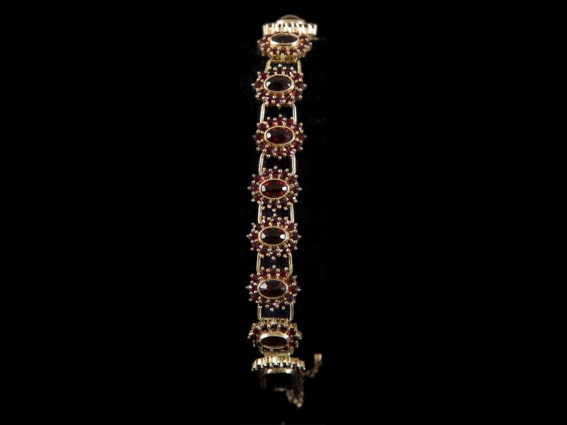 PULSEIRA DE SENHORA EM PRATA DOURADA