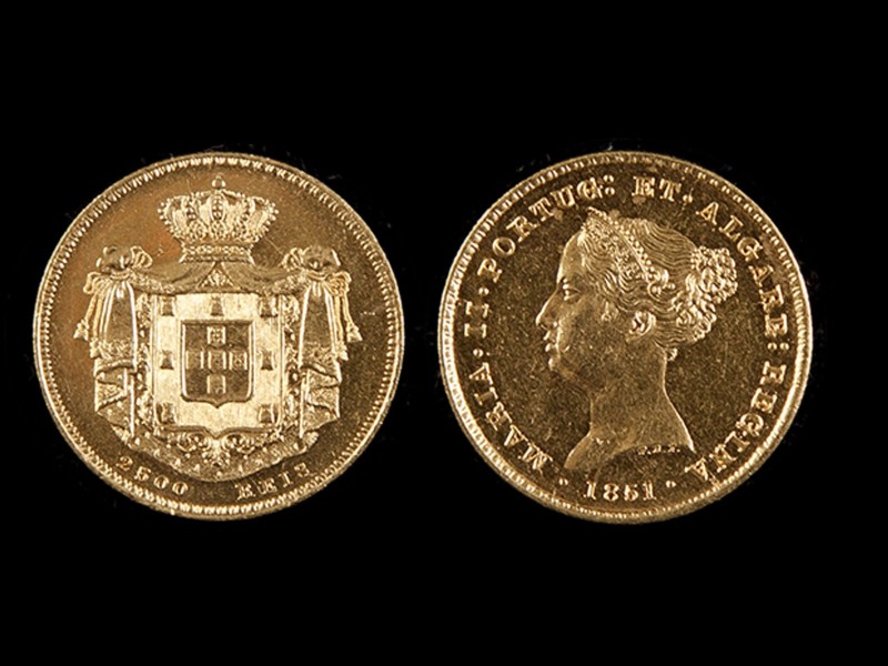 MOEDA EM OURO - D. MARIA II (1834-1853)