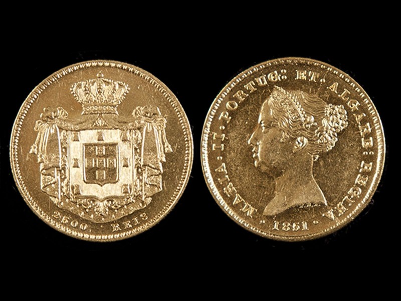 MOEDA EM OURO - D. MARIA II (1834-1853)