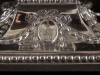 PAR DE CANDELABROS DE CINCO LUMES COM BRASÃO DE ARMAS DA FAMÍLIA PINTO COELHO