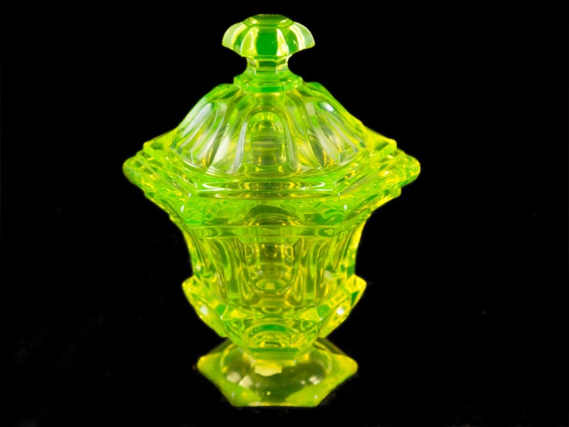 BOMBONIERE