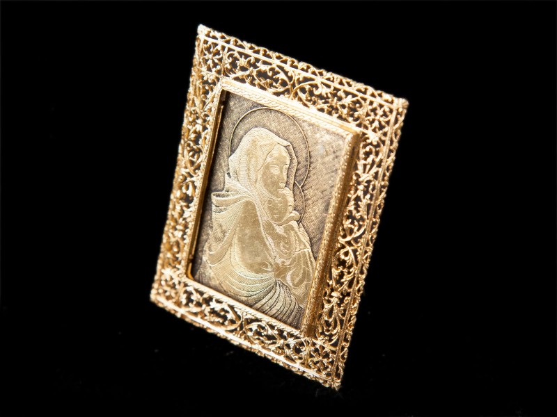 INVULGAR PASSE-PARTOUT COM PLACA DE ARTE RELIGIOSA EM OURO