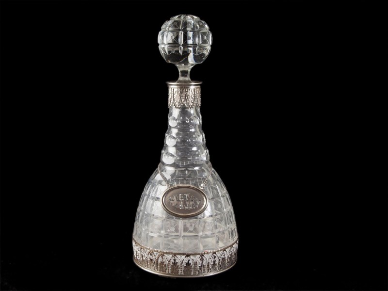 DECANTER COM MONTURE EM PRATA “TOPÁZIO”