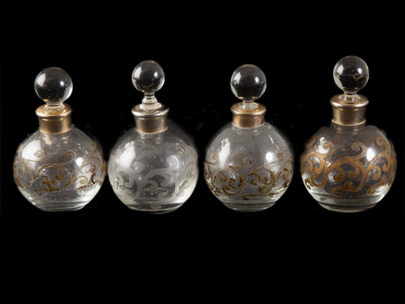 QUATRO FRASCOS DE PERFUME