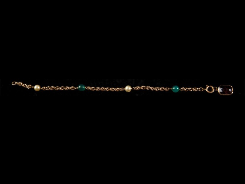 PULSEIRA DE SENHORA E PINGENTE COM SIGNO DO ZODÍACO