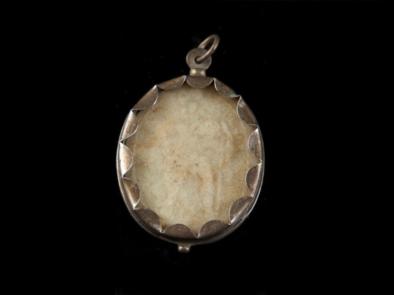 MEDALHÃO/RELICÁRIO DE SUSPENSÃO