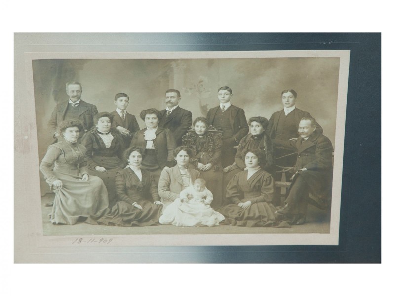 QUATRO FOTOGRAFIAS DA FAMILÍA DO CONDE DAS DEVEZAS