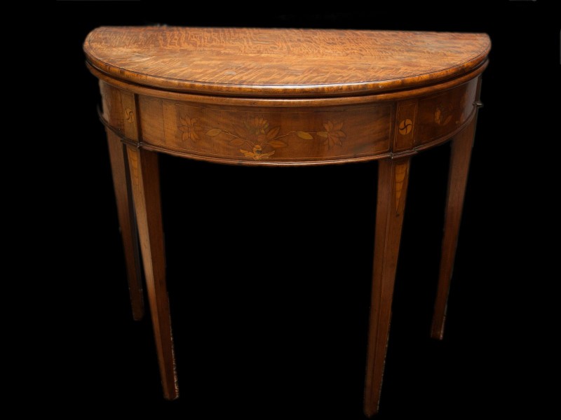MESA DE JOGO D. MARIA