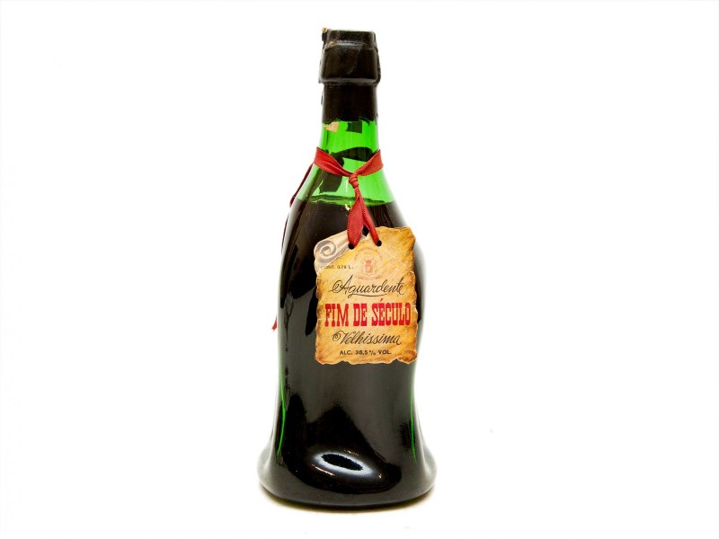GARRAFA DE AGUARDENTE VELHA