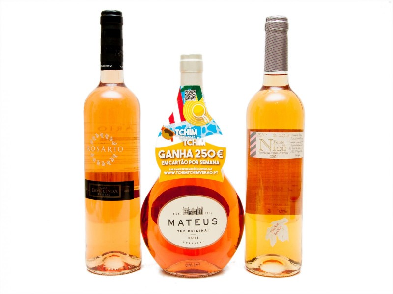 TRÊS GARRAFAS DE VINHO ROSÉ DE MESA DE VÁRIAS REGIÕES