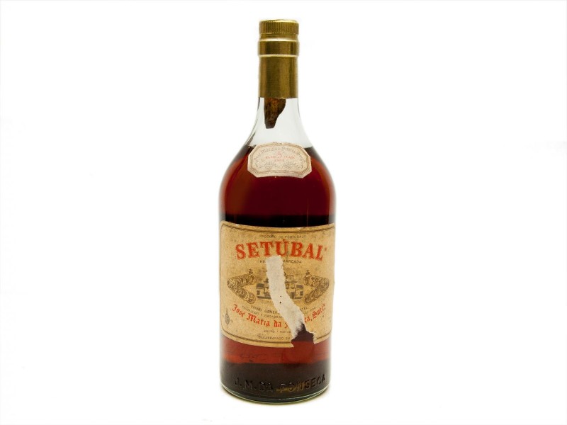 GARRAFA DE VINHO MOSCATEL DE SETÚBAL