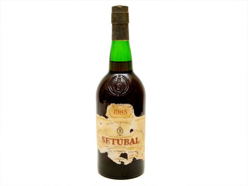GARRAFA DE VINHO MOSCATEL DE SETÚBAL