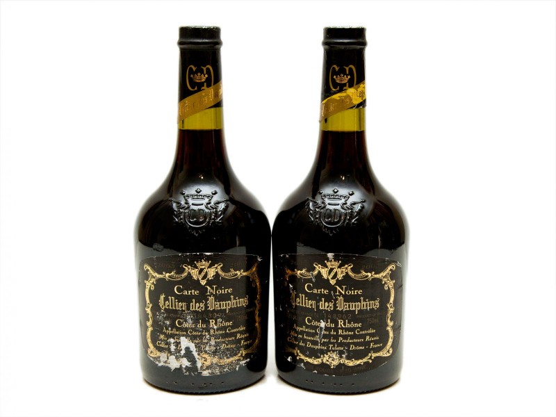 DUAS GARRAFAS DE VINHO TINTO DE MESA FRANCÊS