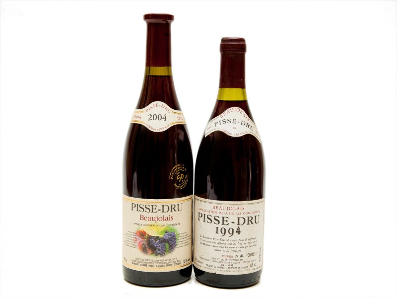 DUAS GARRAFAS DE VINHO TINTO DE MESA FRANCÊS