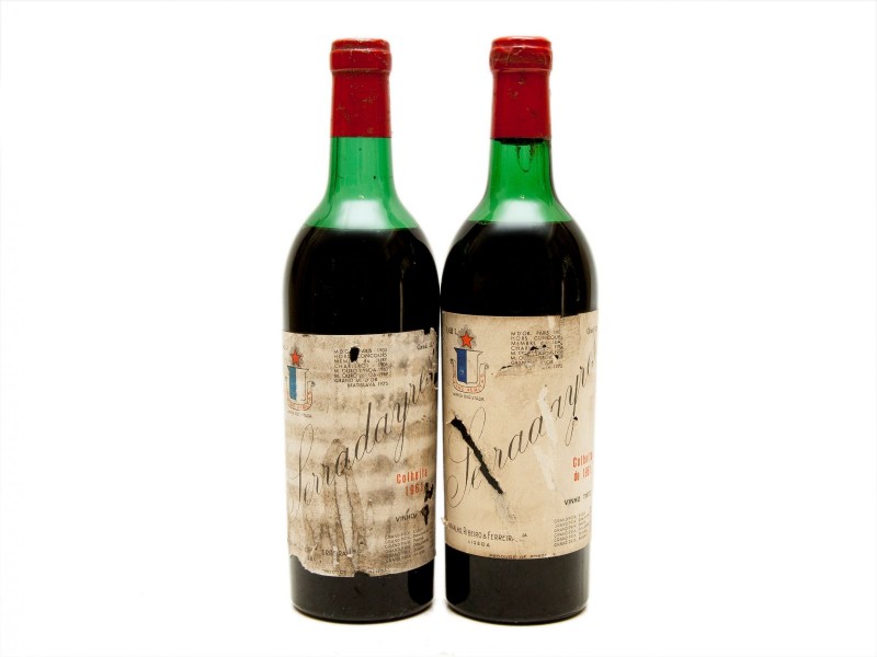 DUAS GARRAFAS DE VINHO TINTO DE MESA DO TEJO