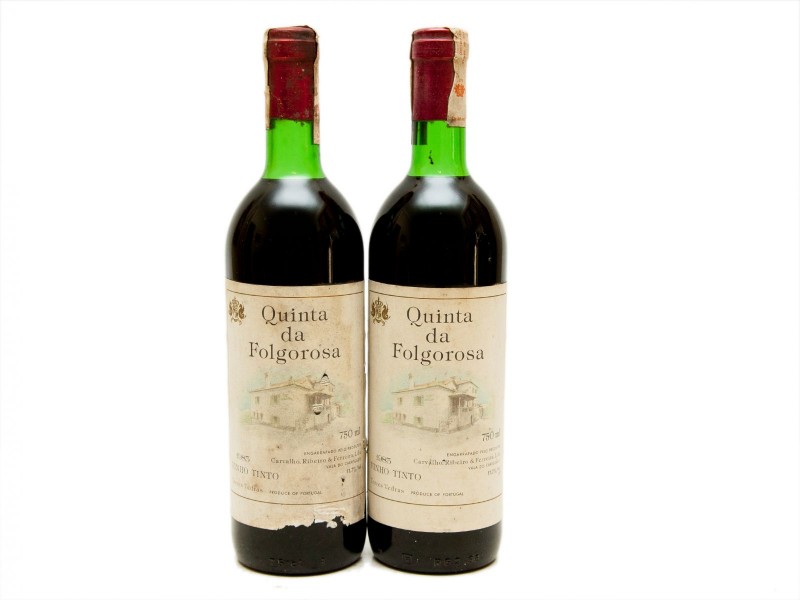 DUAS GARRAFAS DE VINHO TINTO DE MESA DE TORRES VEDRAS