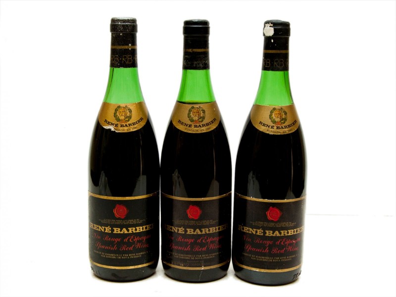 TRÊS GARRAFAS DE VINHO TINTO DE MESA ESPANHOL